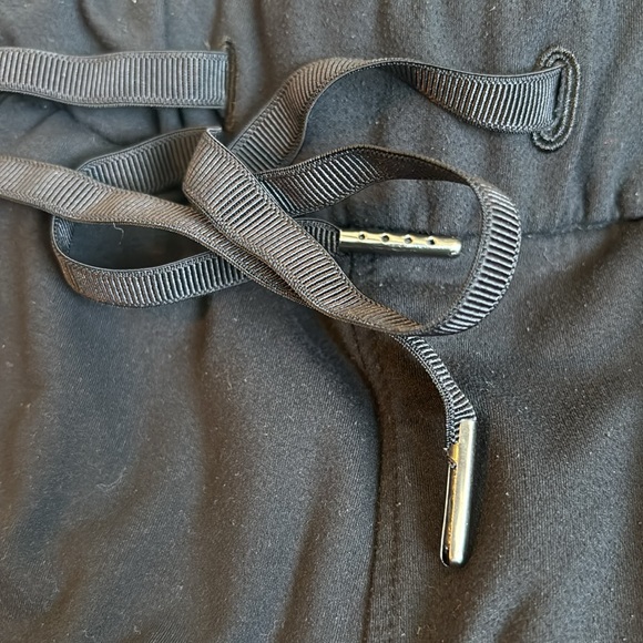 Lululemon Black Athletica Drawstring Pants Women's Size 4 - Picture 5 of 10